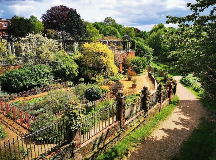 Casa vacanze Lovely 2br In Peaceful Hampstead, Nw Londra
